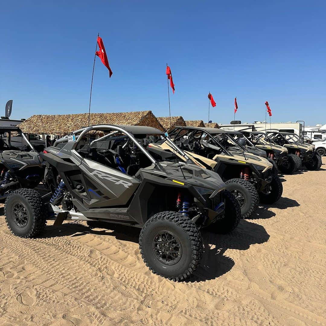 コーディー・ウォーカーさんのインスタグラム写真 - (コーディー・ウォーカーInstagram)「It’s a whole nother level out here in Glamis! I have been enlightened. What a great group of people - thank you for the warm welcome into the Family @polarisrzr Genuinely excited for what we do next! #polarisrzr #camprzr」10月30日 1時57分 - codybwalker