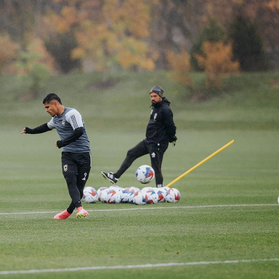 クチョ・エルナンデスのインスタグラム：「Ready for the playoffs. 💧」