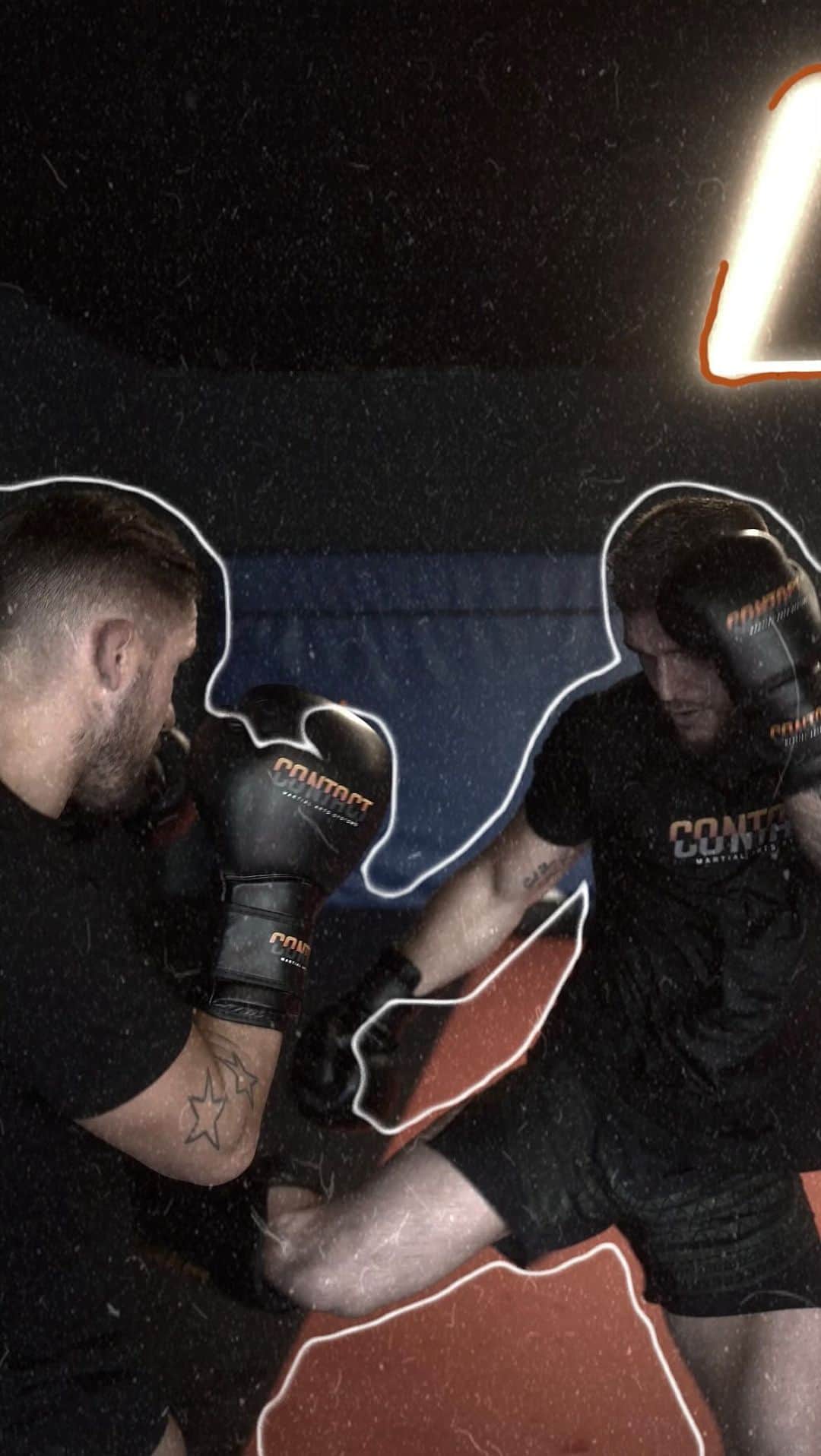 アンディ・サワーのインスタグラム：「CONTACT Schienbeinschützer Pro Test 🥊  @andy8souwer2official und @jaime.cordero_ sind ausgestattet mit dem besten CONTACT Equipment und machen in einer intensiven Trainingssession den Härtetest! 💯 Mit präzisen sowie kraftvollen Kicks zeigen die beiden Kampfsportler die Leistung des CONTACT Schienbeinschützers!🔥  Mehr unter www.contact-store.de 📲  #kickboxen #fightclub #trainingday #session #contact #boxing #contactstaff #kingdomofsports #fightteam #mma #kampfsport #fighter #trainhard #martialarts」