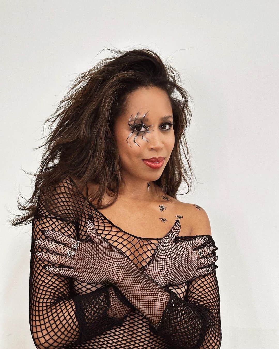 Katini Yamaokaのインスタグラム：「Happy Halloween 🖤 Yours Sincerely, Spider Queen🕷️💋#halloweenweekend #spiderqueen #halloweenmakeup #newyorkartists」