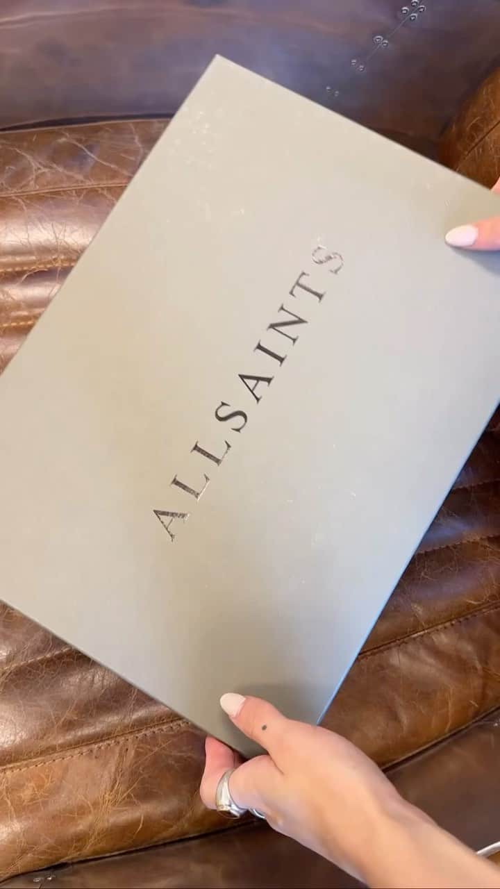 オールセインツのインスタグラム：「PSA: The Alba Alpine Boot drops soon 👀」