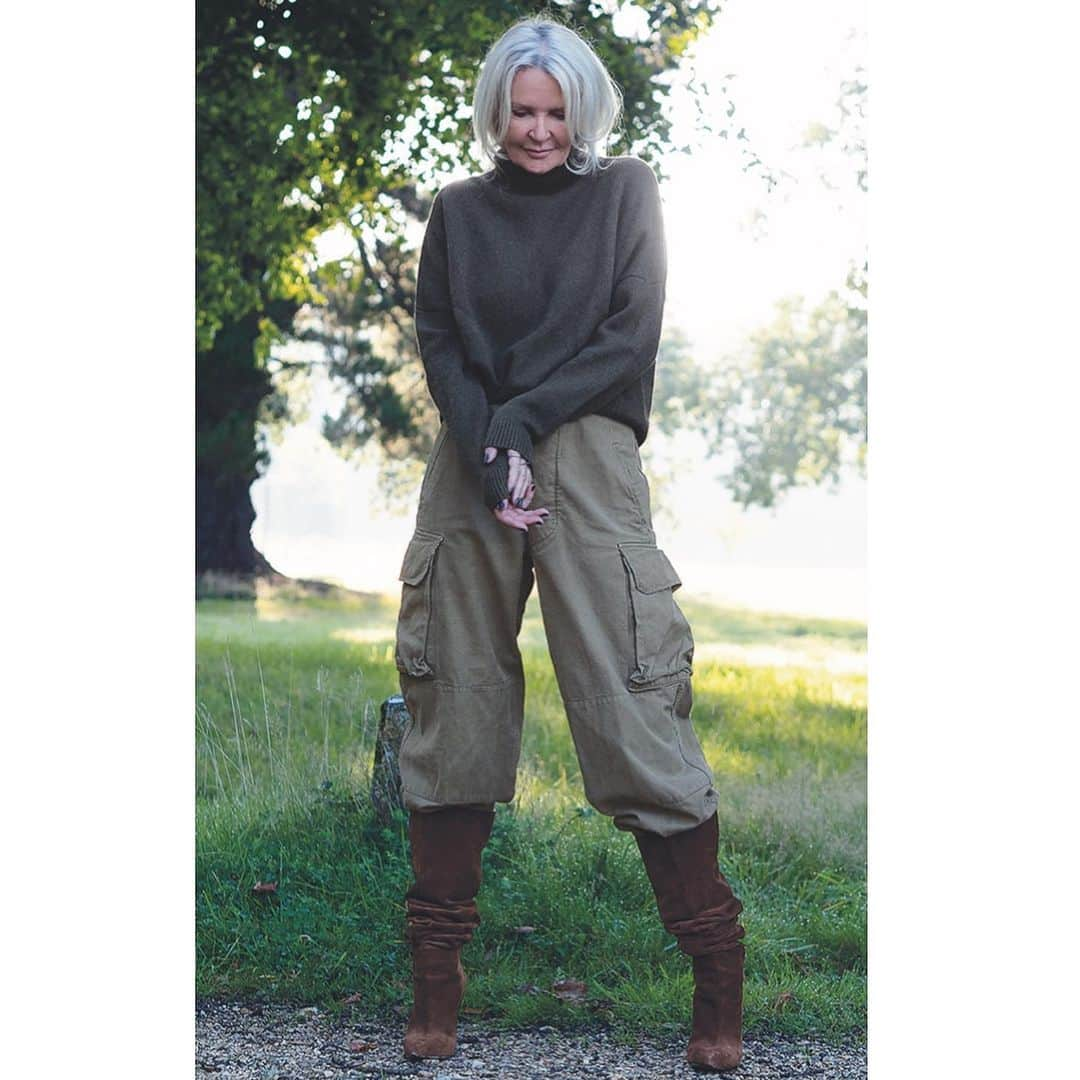 アマンダ ウェイクリーさんのインスタグラム写真 - (アマンダ ウェイクリーInstagram)「Favourite colour…  #Amandawakeley #khaki #style #countrystyle #autumnfashion #Countryside #happysunday #ootd」10月30日 3時21分 - amandawakeley