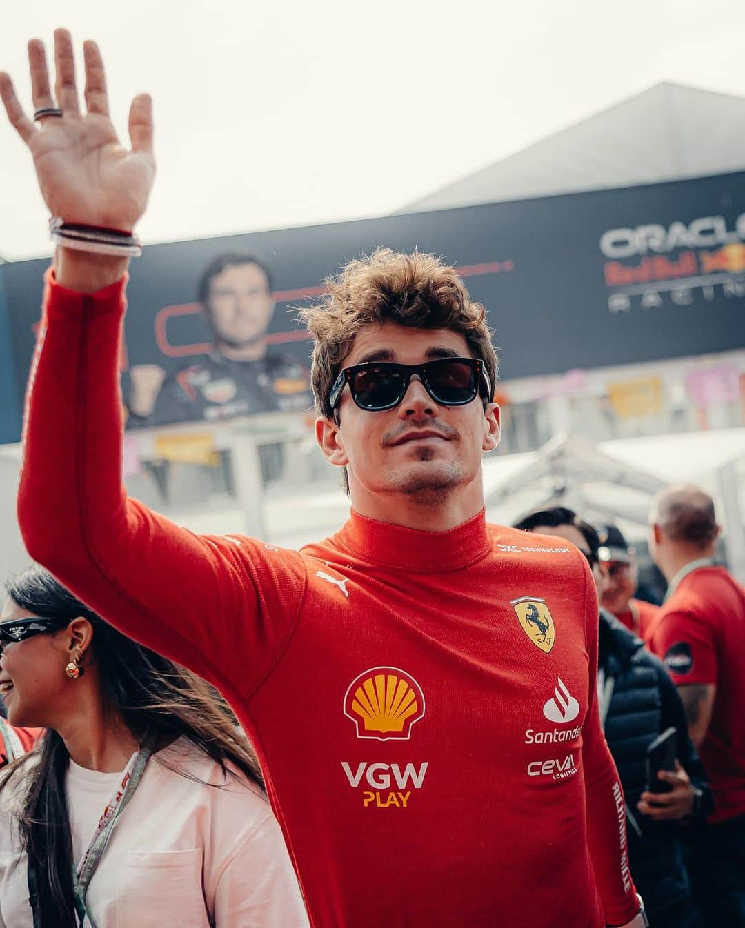 シャルル・ルクレールさんのインスタグラム写真 - (シャルル・ルクレールInstagram)「Pole position yesterday 😘  It’s time to race 🇲🇽」10月30日 3時40分 - charles_leclerc