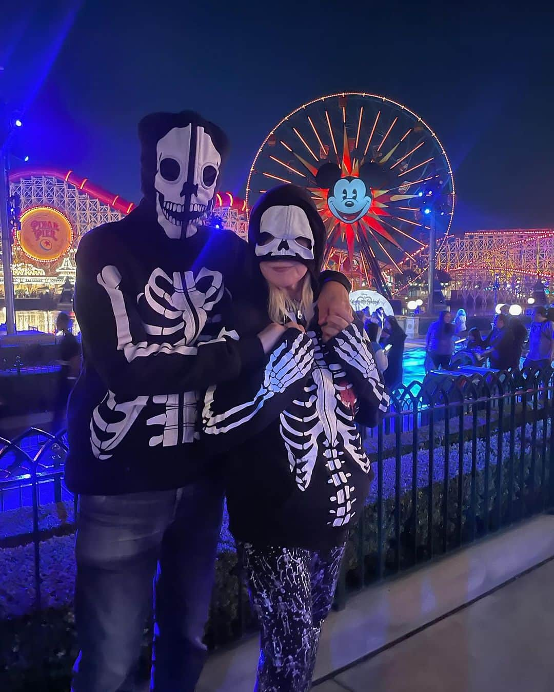 ジョー・マンテーニャさんのインスタグラム写真 - (ジョー・マンテーニャInstagram)「Oogie Boogie Nights with my boo👻🎃  #joemantegna #disneyland #disney #californiaadventure #halloween #criminalminds #davidrossi #wheelsup」10月30日 4時26分 - joemantegna