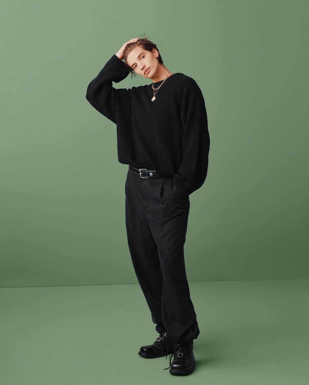 GAPのインスタグラム：「Florence Huntington-Whiteley in the Crewneck Sweater in CashSoft and the Icon Trench Coat.  Shop the looks in stories and at gap.com.」