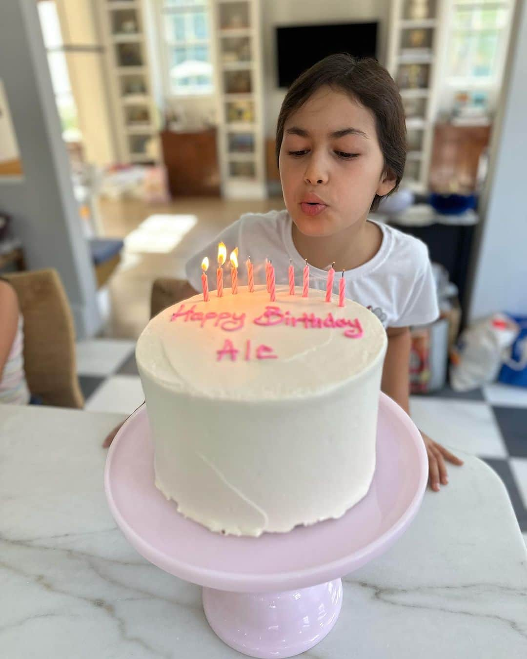 エイドリアン・ゴンザレスのインスタグラム：「Ale we love you so much. You make us smile every day. Happy 10th Birthday. Thank You for having such a great spirit and such an amazing artistic and creative heart. You bring so much joy to us and make us smile every day.」