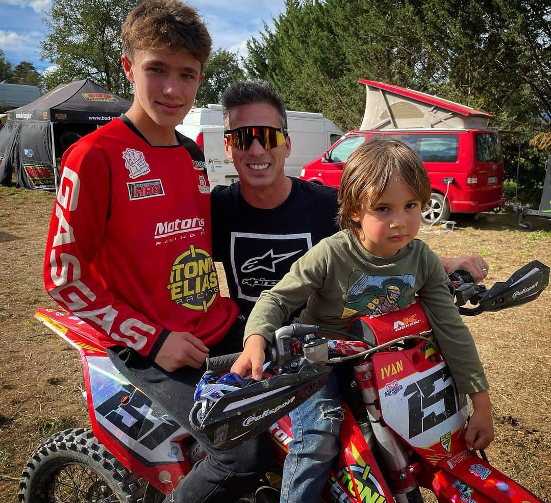 トニ・エリアスのインスタグラム：「Congratulations @ivanmx11 !! Amazing job finishing season with a double P2!!!! Muy Bien Tio!!!!👍🙏♥️  #tonieliasracing  #tonieliasacademy」