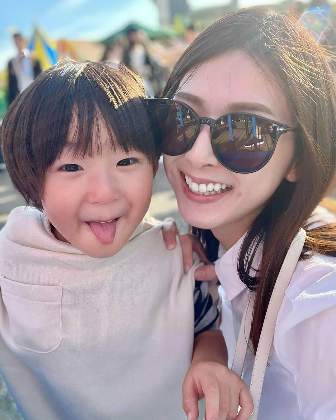 井上麻衣さんのインスタグラム写真 - (井上麻衣Instagram)「家族でUSJに行ってきたよー💓  子供も大人も楽しめる場所 久しぶりに朝からクローズ間際まで遊びました🙌  👦🏻は身長も伸びたので 乗れるアトラクションが増えて大喜び🥰  ハロウィン🎃の次はクリスマス🎄 来月も楽しみっ🎵  . . . . #family#kids#mama#usj #universalstudiosjapan  #ユニバ#ユニバーサル#ハロウィン #大阪#関西ママ#4児ママ#4児の母  #家族の日#ユニバコーデ#夫婦コーデ #ユニバーサルスタジオジャパン #ハロウィンユニバ」10月15日 22時41分 - mai_inoue