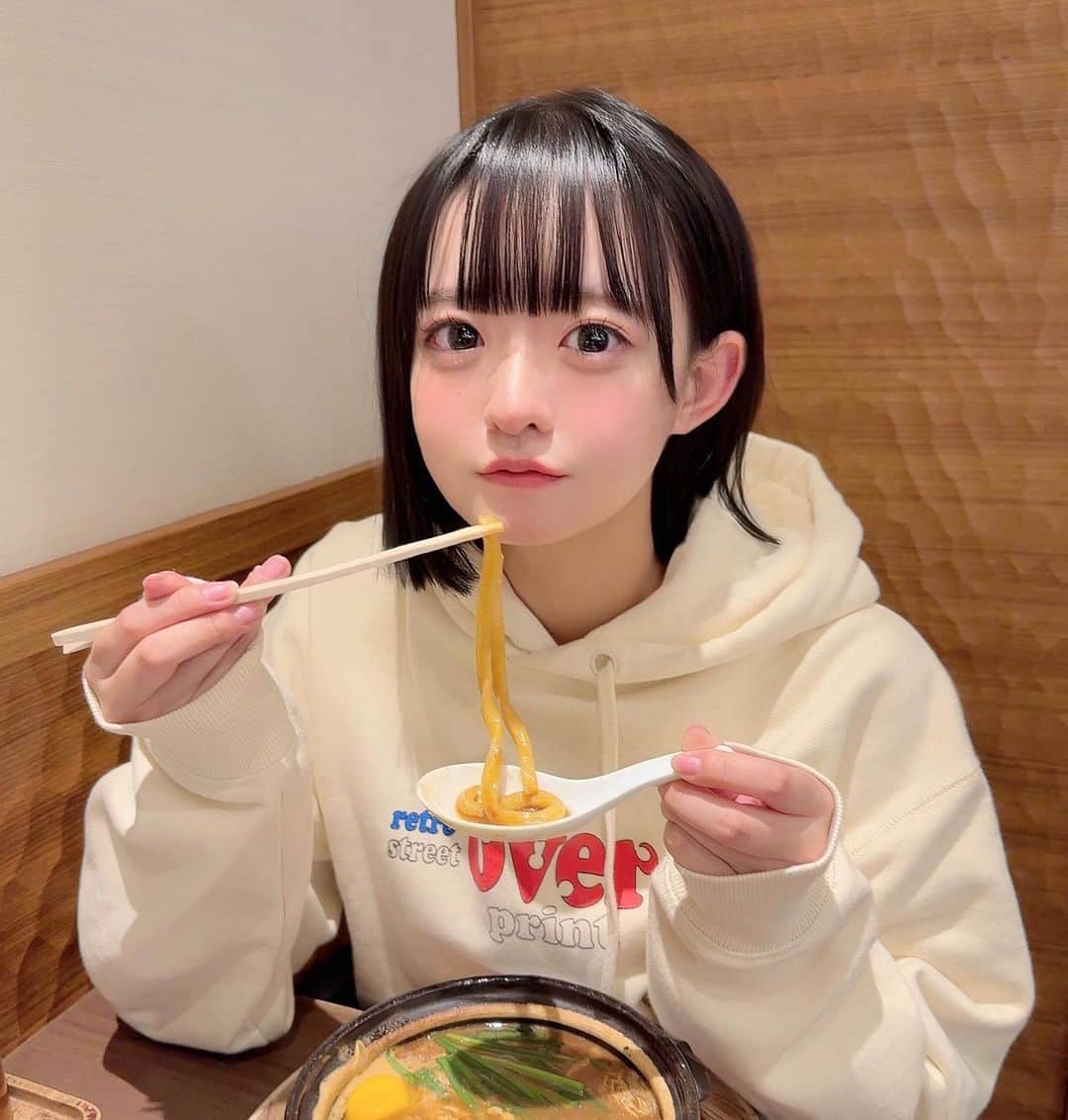 羽崎ほののインスタグラム：「名古屋で味噌煮込みうどんたべたよ〜おいしかった👶🏻」