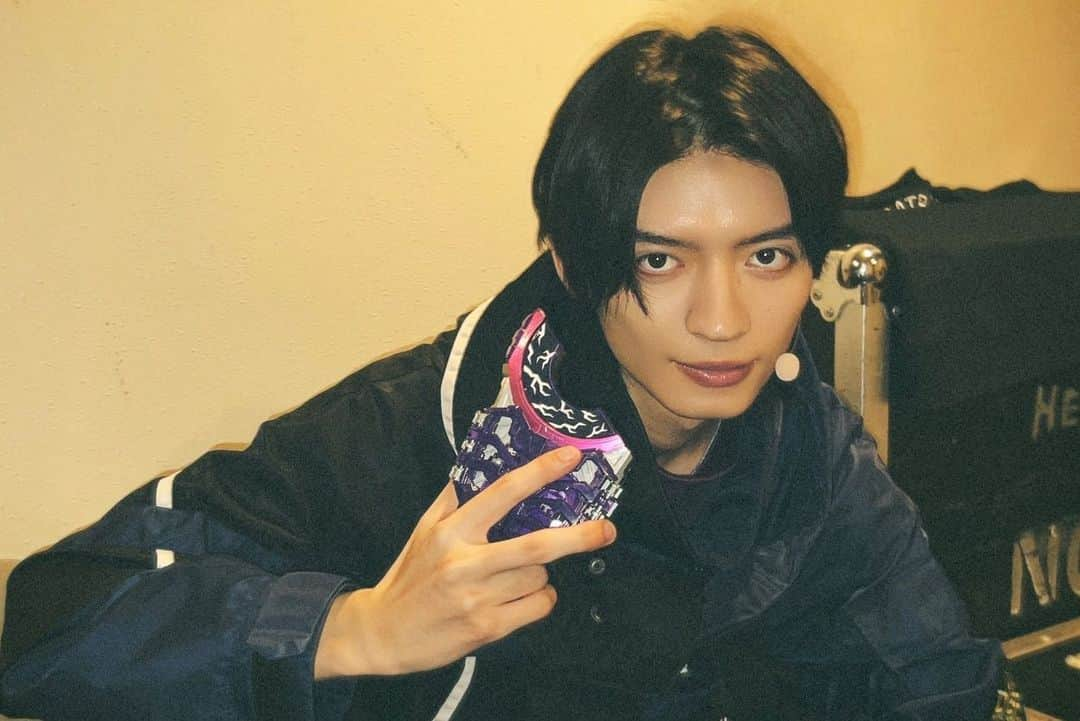 杢代和人のインスタグラム：「仮面ライダーギーツファイナルステージ  ありがとうございました！  キャストのみんなと出会えて そして視聴者のファンのみんなと出会えて最高に幸せです！ 僕のことを見つけてくれてありがとう #杢代和人 #仮面ライダーギーツ #バッファありがとう #道長ありがとう #また会おうな」