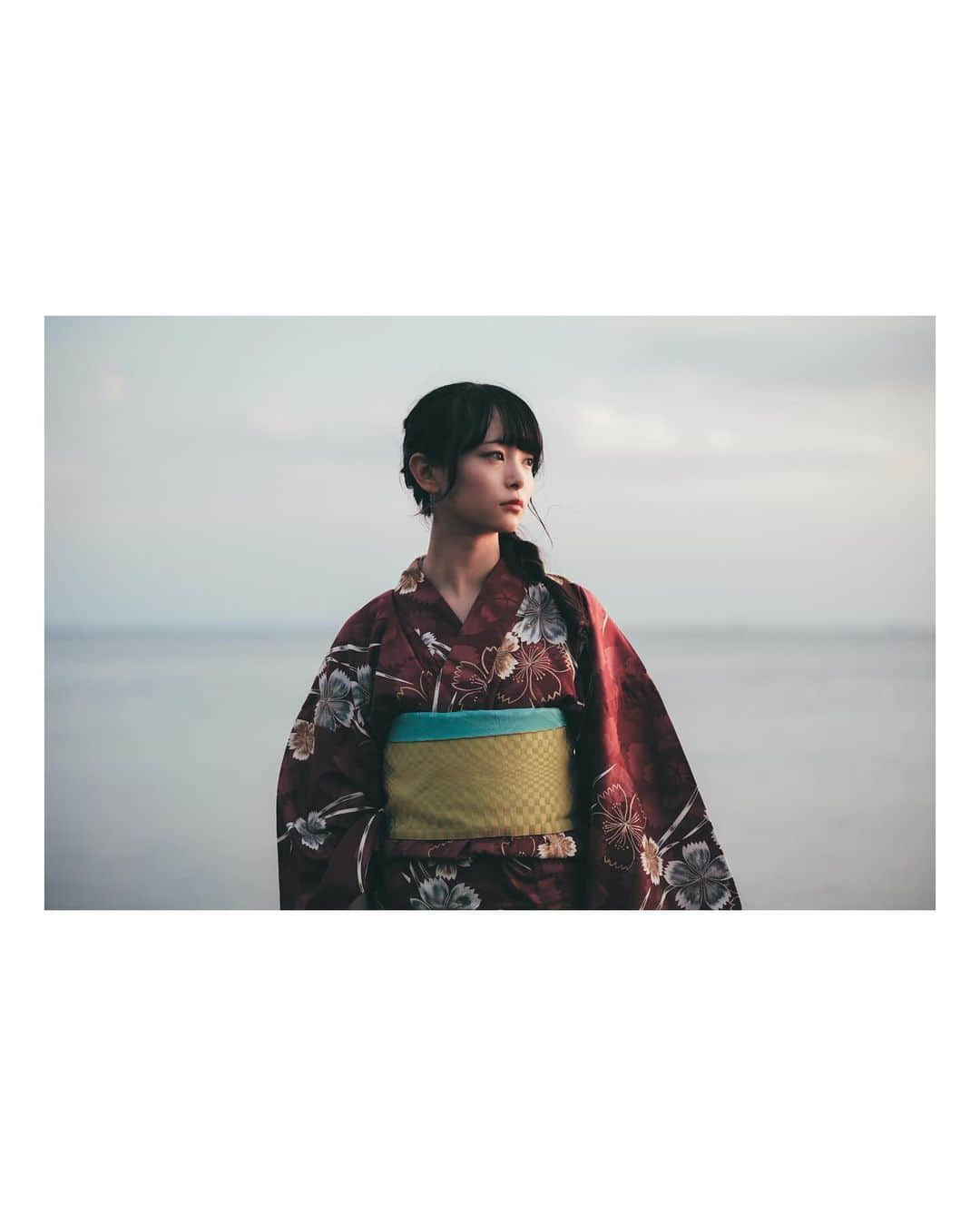 Yuma Takatsukiさんのインスタグラム写真 - (Yuma TakatsukiInstagram)「. . . sunset × 👘 . . . . . . X-T5と自分の編集をしようと思ったら クラシッククロームを使うと いい感じになるなと思ったり。 ⁡ それよりX-Pro4まだかな〜… ⁡ それでは今日もお疲れさまでした。 . Shiga／Japan X-T5／XF33mmF1.4 R LM WR,XF56mmF1.2 R WR . #fujifilm  #fujifilm_xseries  #今日もx日和  #XF33mmf14  #XF35mmF14 #XF56mmf12  #富士フイルム  #XT5  . ―――――――――――――――――――――――――― 関西を中心にフリーランスで活動しています。 Web広告、個人撮影、家族撮影、PR撮影など、 10月以降の撮影依頼募集中です。 ⁡ ⁡Yuma Takatsukiオリジナルプリセットも販売中です。 ⁡プロフィールのポートフォリオサイトからご覧下さい。  またフォトサークルITTOKOという活動をしています。 ⁡ハイライトに色んなイベントをまとめています。 ―――――――――――――――――――――――――― . #フォトサークルITTOKO  #撮影依頼募集中  #出張撮影関西  #カメラ男子 #カメラ女子  #関西サロンモデル  #サロンモデル #68rhythmmag  #genic_mag  #streetclassics#instagram#art_of_japan_#bestjapanpics  #tokyocameraclub#reco_ig#theportraitpr0ject#secondhand#pursuitofportraits #1x_japan」10月15日 21時18分 - yu_umaa06