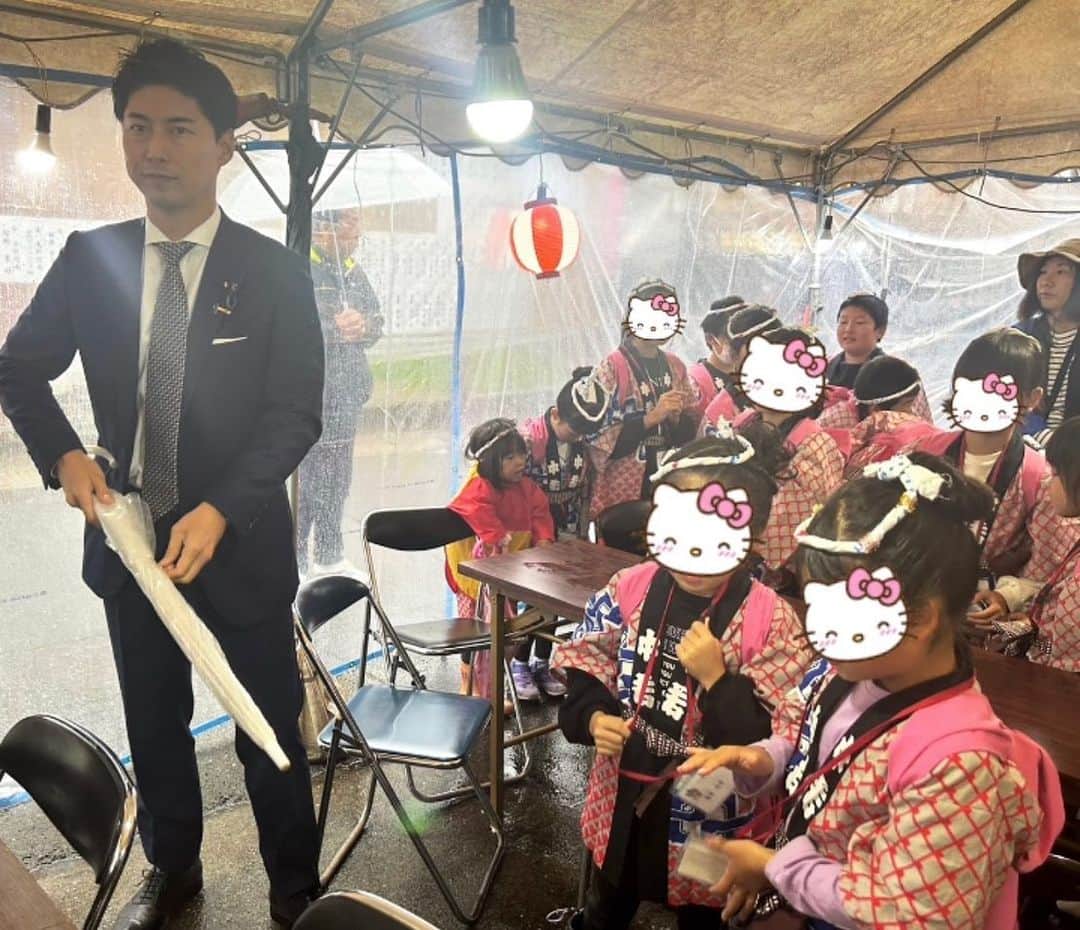 のインスタグラム：「上泉1区の山車出発式にて子供達の太鼓演奏が見事だったり、JAグループ収穫感謝祭でたーーくさんの件さん農産物を買ったり、温優岳心会（詩吟の会）でご挨拶させて頂いたり、県庁前の広場で開催されていた【からっかぜパーク】で台湾ブースの皆さんと楽しい時間を過ごしたり、急遽⚽️に選手として参加したり、安孫子てつ県議会議長の就任祝賀会で祝辞を述べたり。 本日も地元で盛りだくさんの1日でした！ なお、昼は前橋の老舗スパゲッティ【麦亭】にて、ウニたらこイカきのこ😋」