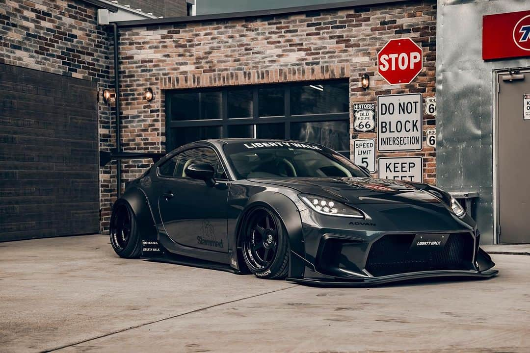 Wataru Katoさんのインスタグラム写真 - (Wataru KatoInstagram)「LIBERTY WALK 　　LBWK LB⚡️works toyota 86 widebody kit😆  @alpharexusa  @toyota@toyotajapan @rohanawheels  @tone_japan  @stancenation  #libertywalk #lbworks #lbwk #toyota #toyota86  #86#toyotagr86  #widebody #stance#stancenation  #jdm #jdmcars  #ltmw#toyotires  #rohanawheels  #alpharexusa」10月15日 21時32分 - libertywalkkato