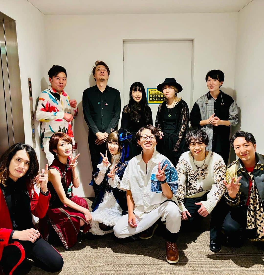 小澤亮太さんのインスタグラム写真 - (小澤亮太Instagram)「お邪魔してきました！  アップテンポな曲が多くて熱気が凄かったです  久々の松原さんのゴーカイジャーのオープニング感動しました✨  みなさんの音楽かっこよかった✨  素敵な時間をありがとうございます🎵  #トクサツ祭 #ライブ」10月15日 21時42分 - ozawa_ryota