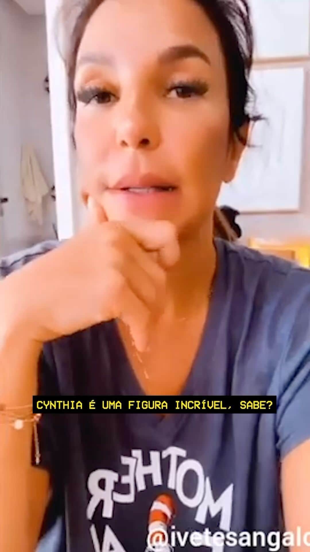 のインスタグラム：「Viva Quin Quin @cynthiasangalo  Te amo ❤️❤️❤️❤️」