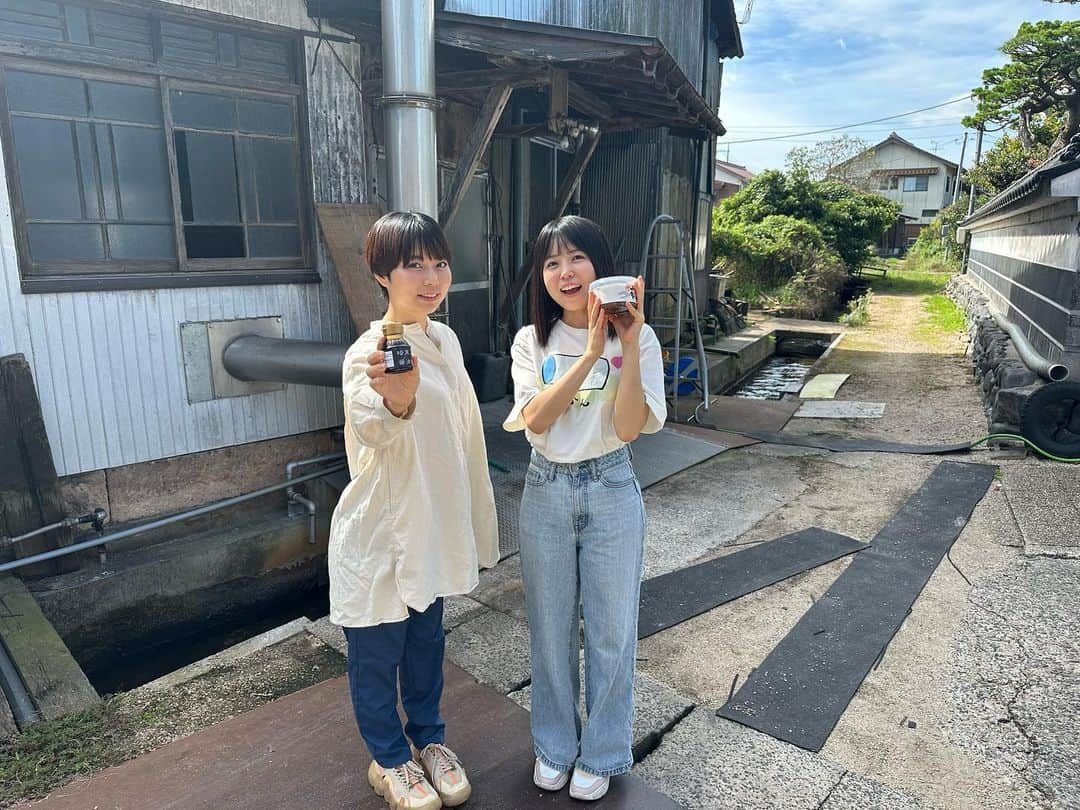 里咲りささんのインスタグラム写真 - (里咲りさInstagram)「取材で島根県の矢田醤油店さんにお伺いしてきました！ 伝統的な方法でおいしいお醤油ができる過程をみせていただいてとっても勉強になりました。 敷地内に広がるお醤油の豊かな香りが忘れられません…！  #矢田醤油店 #姫乃たま #里咲りさ #醤油 #島根県 #島根 #島根旅行」10月15日 21時44分 - risasatosaki