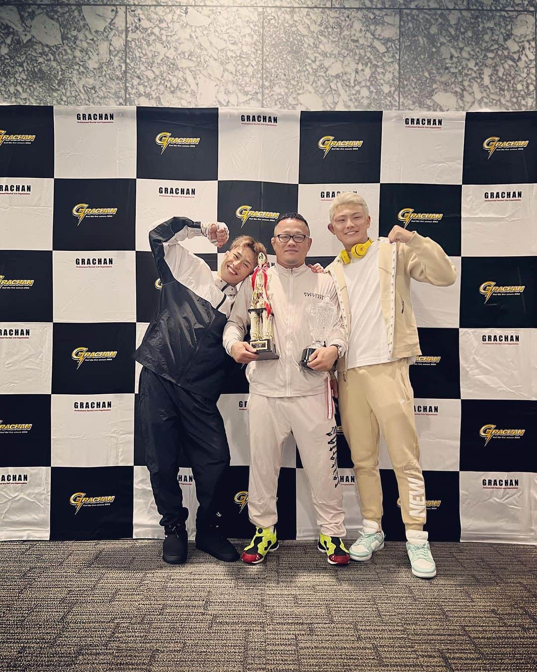 高谷裕之のインスタグラム：「今日のGRACHAN中村京一郎 鈴木崇矢  共にKO勝利🔥🔥🔥 崇矢は初代ルーキーズカップ フライ級優勝🏆」
