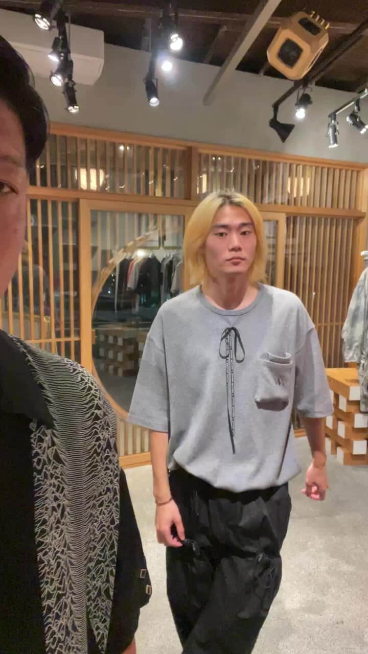 駿河太郎のインスタグラム：「初インスタLive‼️ ご視聴ありがとうございました😊  WEB受注期間 10月15日（22時〜） 〜22日（23:59まで） 先行受注価格10%offのところを  10/15（日）〜10/17（火） インスタLive記念 3日間限定で20%OFFとなります  僕のプロフィールから リンク飛べるんで 商品見てみてください‼️」
