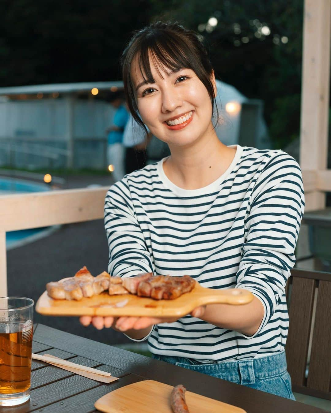 相場詩織さんのインスタグラム写真 - (相場詩織Instagram)「♡ にかほ市に8月1日にオープンした グランピング施設 99glam🏕️ @99glam.official   Instagramに写真を載せたら凄く反響があり "にかほ市にこんな素敵な施設が出来たんだね！"と 個別にも沢山ご連絡をいただきました☺️✨  この日はいつにも増してゆっくり深呼吸したくなる自然豊かな空間で、秋の訪れを全身で感じてきました🍂  私のおすすめポイントは  ☑️疲れた心を癒してくれる自然と空間 ☑️隣接施設の温泉(露天風呂付き)に入れる ☑️BBQで秋田県の美味しい食材を堪能出来る ☑️テント内がお洒落で可愛い  私がお邪魔した時は曇り空で時々雨が降っていたのですが(テントに落ちる雨音が風情があってそれはそれで素敵でした✨) お天気によっては満天の星空も見えるのかなとまた足を運びたくなりました🥰  美味しいごはんを食べながら リラックス出来る音楽をかけて (スピーカー付きです🔈) 大好きな人たちと過ごす最高の時間✨  ペアチケットが当たるキャンペーンを しているみたいなので 皆さん是非アカウントをフォローして のぞいてみて下さいね🫶❤️  #グランピング #キャンプ #BBQ #温泉 #秋田 #にかほ市 #東北旅 #PR」10月15日 22時17分 - shioriaiba0801