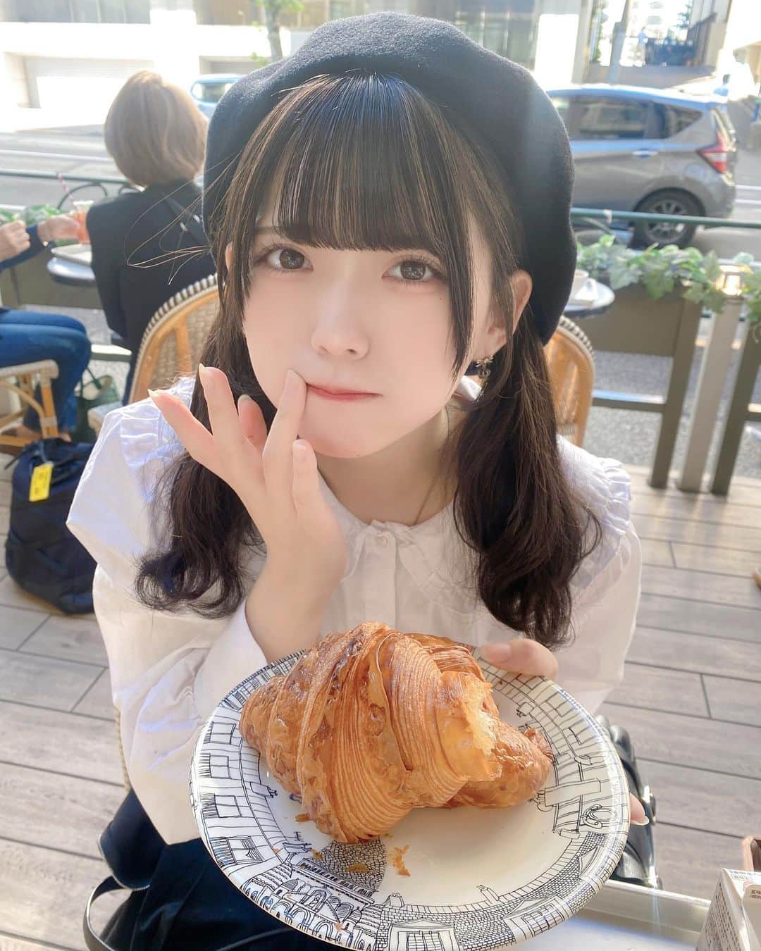 のインスタグラム：「満腹になっても あたしだけ食べて」