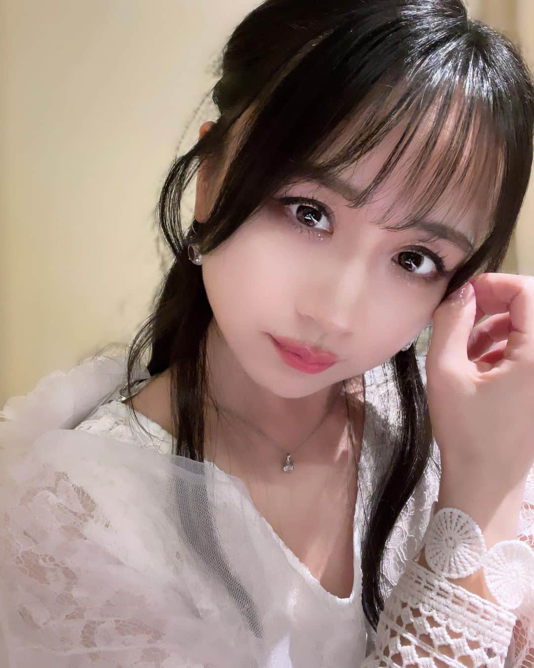 のインスタグラム：「ライブお集まり下さった皆さんありがとうございました。 開催にご尽力下さった皆さまにも心より感謝申し上げます。 色んな気持ちと思い出が溢れて胸がいっぱいになりました。 繋げてくれた縁と導いてくれた場所を大切にありがとうを沢山伝えていきたいです。 また皆さんに会える日を楽しみにしていますね。」