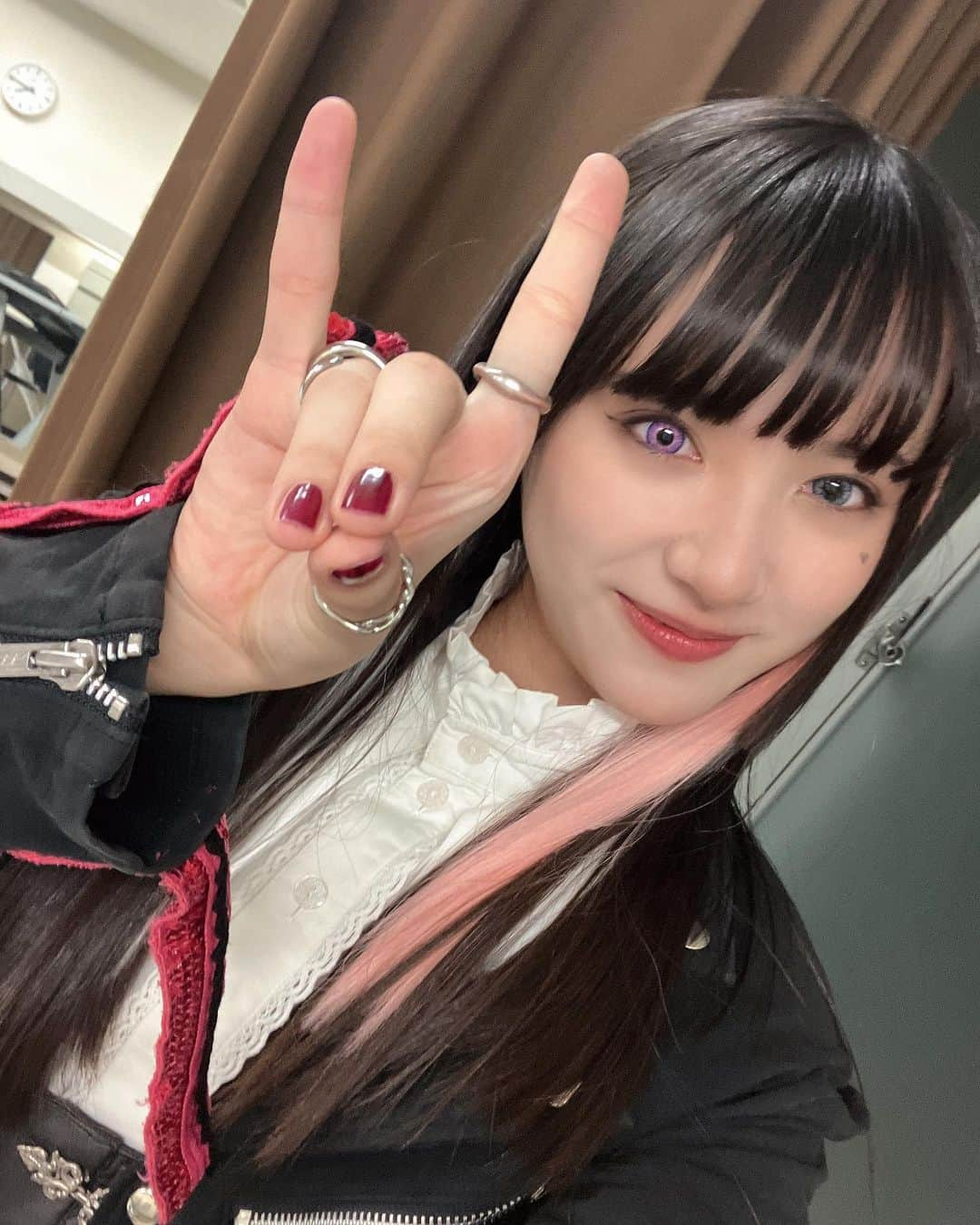 並木彩華のインスタグラム：「仮面ライダーギーツファイナルステージin東京  ありがとうございました！  仮面ライダーギーツがこれから先、皆様に寄り添ってくれるような、そしてこれからも心の中でふと、思い出すような存在になっていたら嬉しいです。  関係者の皆様、ギーツを愛してくださった皆様、そしてキャストのみんなには感謝してもしきれません。  ベロバに出会えて私は幸せです。素敵な景色をたくさん見せてくださり、本当にありがとうございました！  仮面ライダーギーツ、そして皆様の事がだいすきです！  最後にベロバ！ありがとう！  ベロバ役／並木彩華   #仮面ライダーギーツ #ベロバ  #並木彩華」