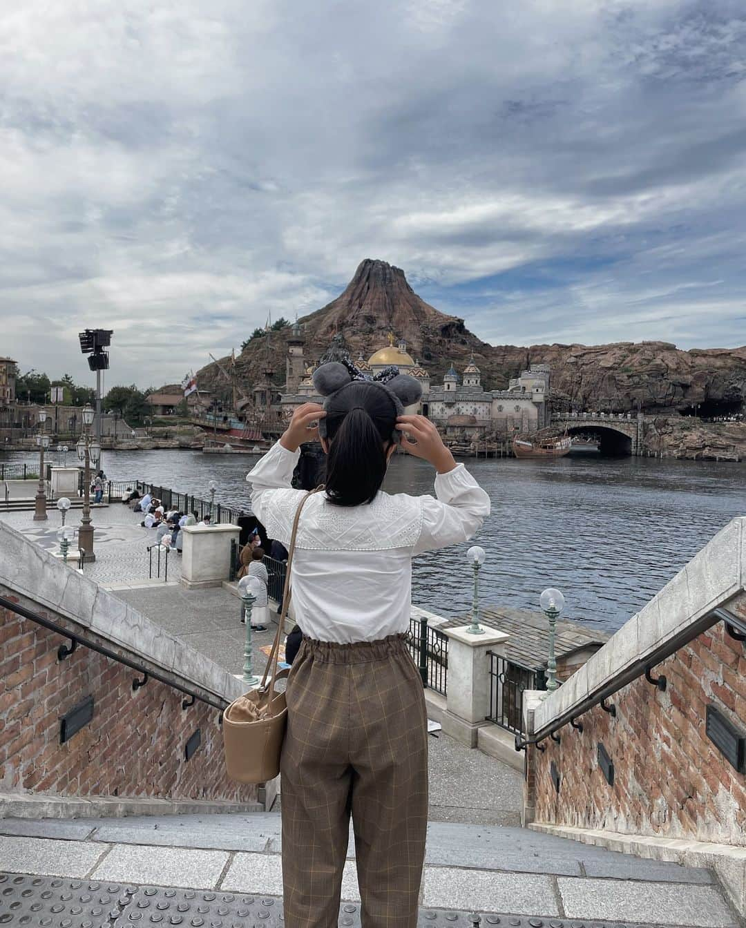 aachann7さんのインスタグラム写真 - (aachann7Instagram)「🐭🌋 . @tokyodisneyresort_official  #aachann7disney」10月15日 13時47分 - aachann7