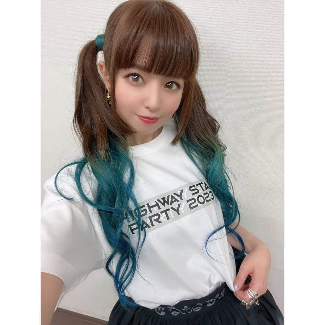 春奈るなさんのインスタグラム写真 - (春奈るなInstagram)「#HS_PARTY 激アツな声援を送ってくれたみんなと一緒に激アツな時間を過ごせて嬉しかったよ！ 「Overfly」の時に緑のペンライト振ってくれてありがとう！！！✨✨✨」10月15日 13時57分 - lunaharuna_official