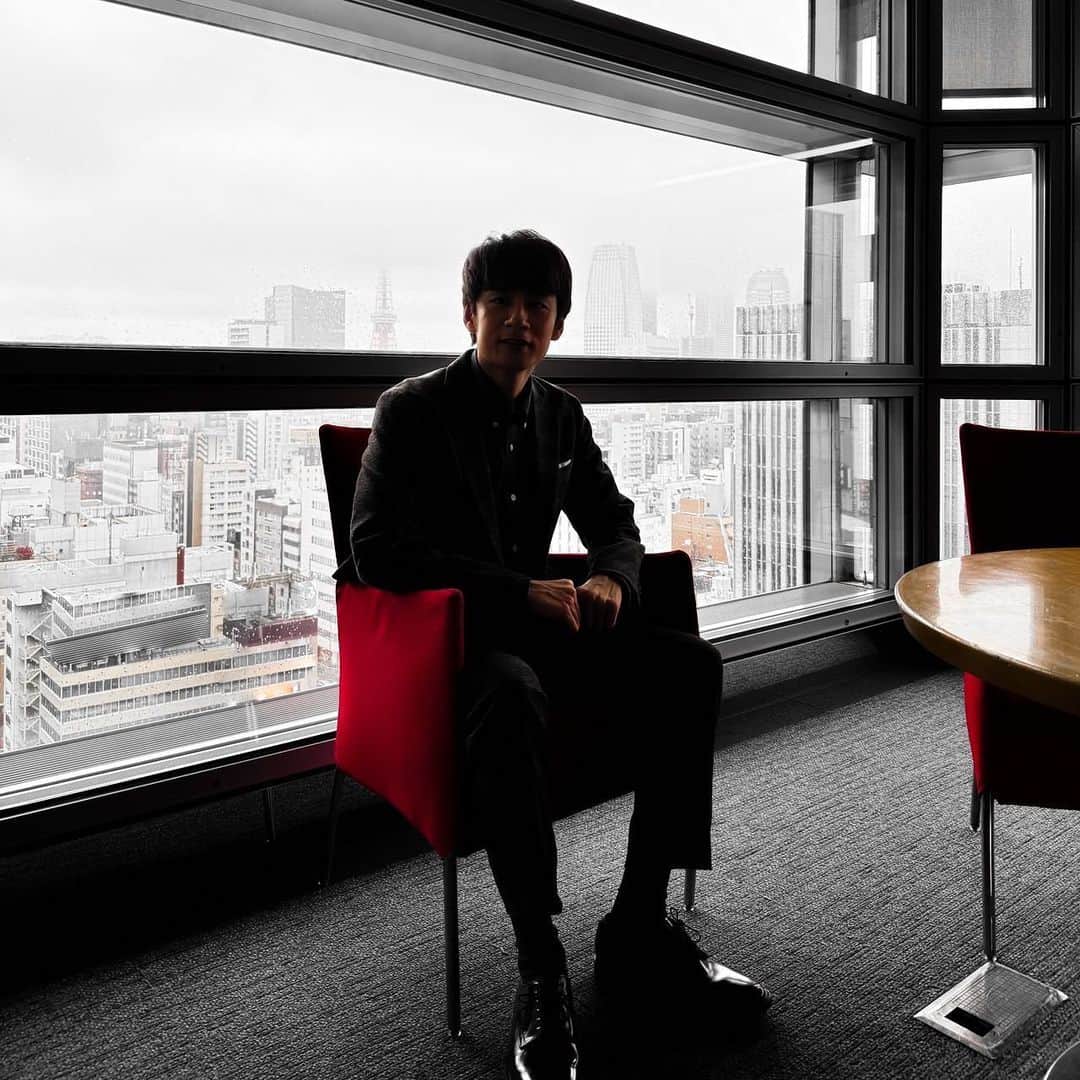 中丸雄一さんのインスタグラム写真 - (中丸雄一Instagram)「シューイチの放送後に写真撮った。3枚目は逆光ですね。帰宅してピザ食べて漫画描きますわ。」10月15日 14時10分 - y_nakamaru_94