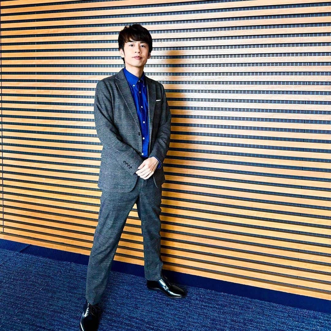 中丸雄一さんのインスタグラム写真 - (中丸雄一Instagram)「シューイチの放送後に写真撮った。3枚目は逆光ですね。帰宅してピザ食べて漫画描きますわ。」10月15日 14時10分 - y_nakamaru_94