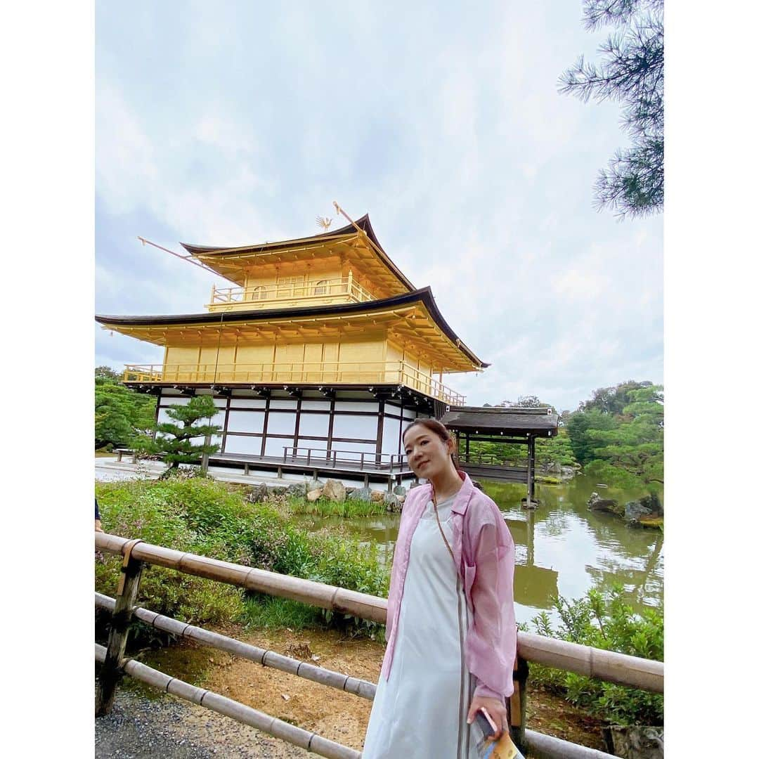 有村智恵さんのインスタグラム写真 - (有村智恵Instagram)「LADYGO終わりの京都。 中学校の修学旅行ぶりに金閣寺🤩 ひろえさんオススメのみたらし団子屋さん🍡  短い時間だったけど堪能しました♡  #金閣寺 #加茂みたらし茶屋 #あと行ったのは #錦市場 #鴨川ベーカリー  #観光よりも食べ物だらけ😂」10月15日 14時16分 - chiearimura