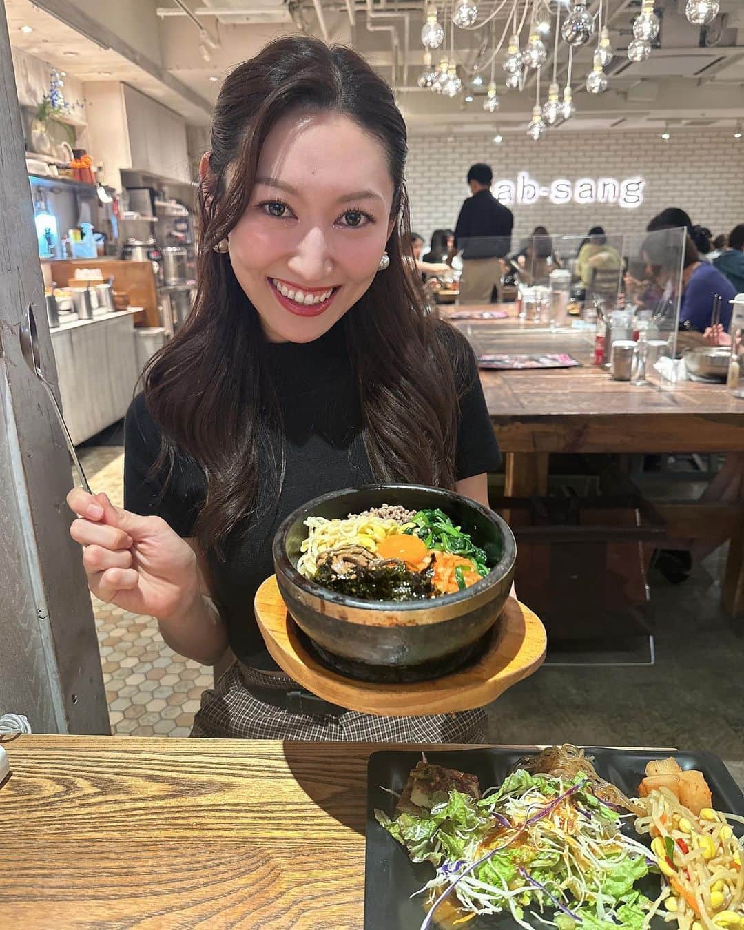 karenのインスタグラム：「韓国料理って飽きないよね🤔🤔🔥  今日１９時からYouTubeがあがる予定！！！ （編集によりけり） 見にきてくれる人ー？🙋‍♀️🙋‍♀️  #youtuber #底辺youtuber #韓国料理屋」