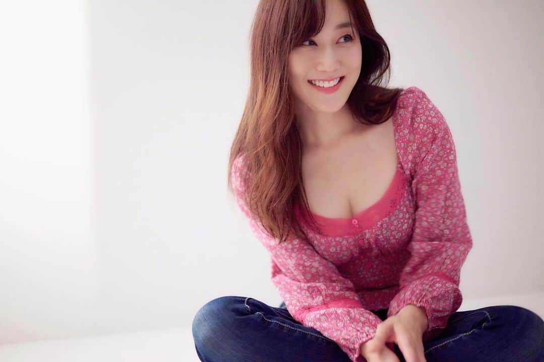 村上麻衣のインスタグラム：「先ほどの写真、以前にだしたことあるらしくて  別カットあげます💖」