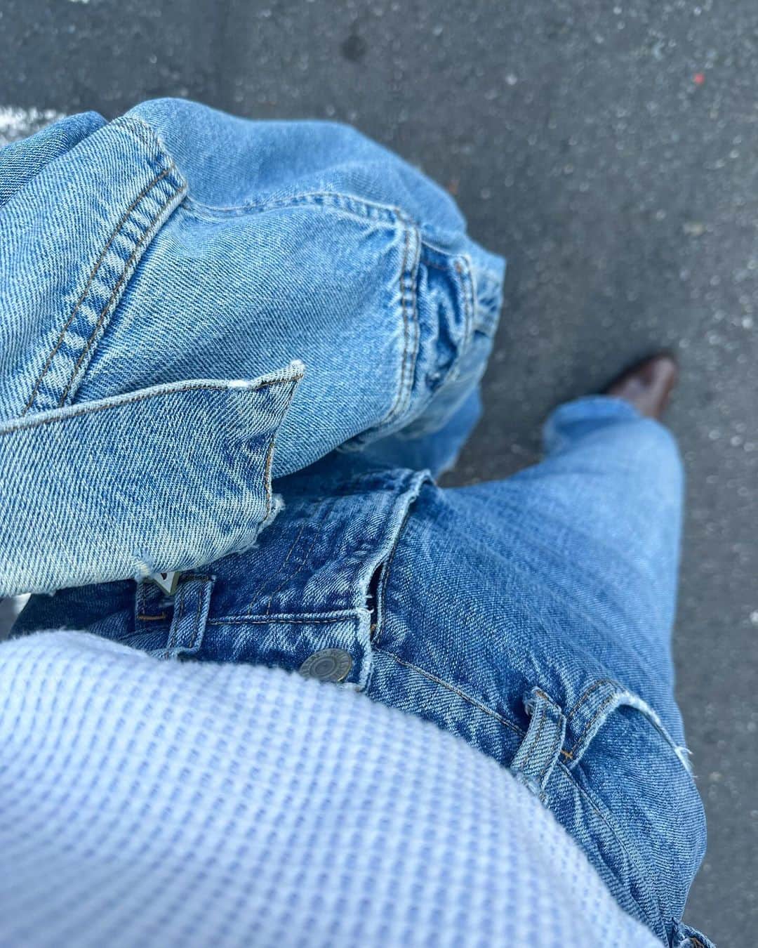 福地夏未のインスタグラム：「☁️☁️ 最近〜夜の寒さに勝つ格好  _ #levis #roku_beautyandyouth #HYKE #maxmara #caban_jp #caban #hermes #dior #cos #hunterboots #ootd #code #denim #デニムコーデ #シャツコーデ #レインブーツ」