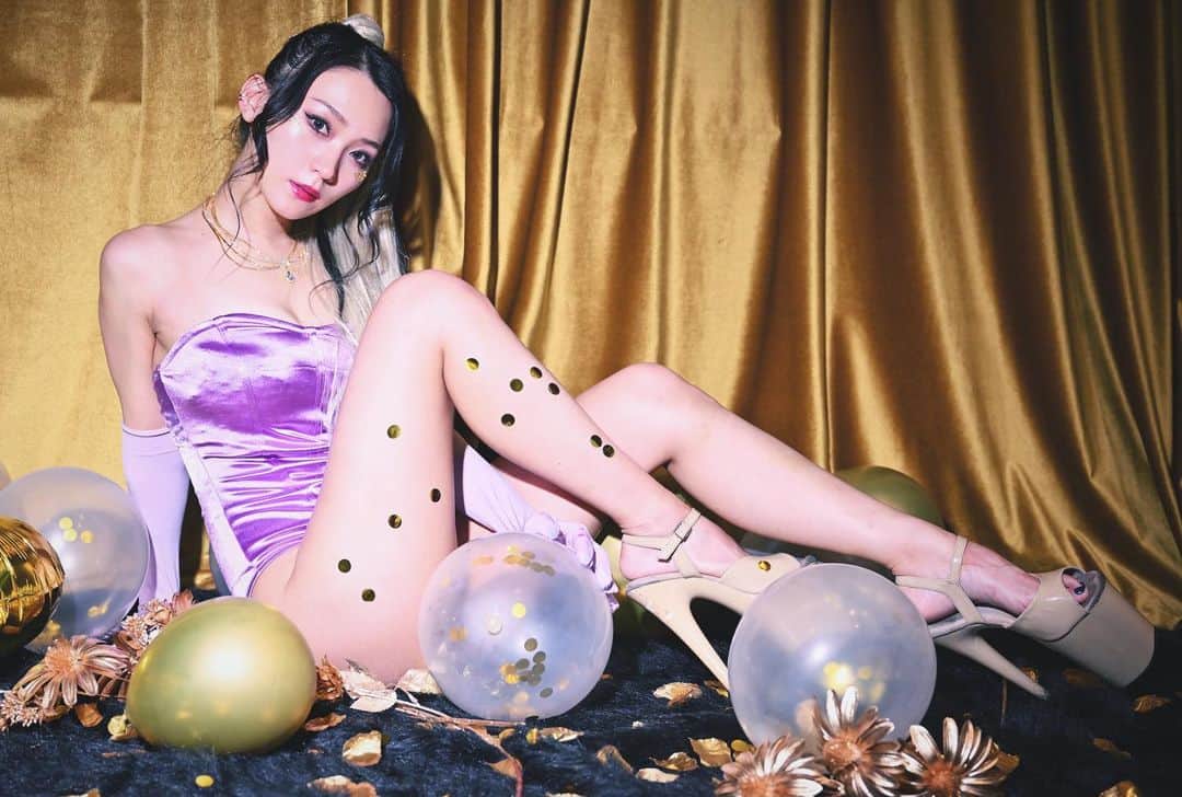 Lunaのインスタグラム：「💟🎈🍂  #バーレスク東京 #burlesque」