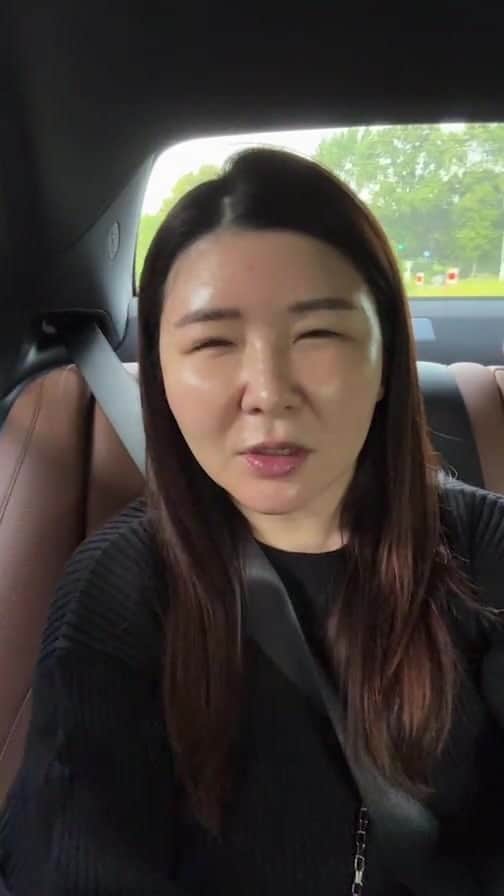 kawakami momokoのインスタグラム：「車中ライブ」