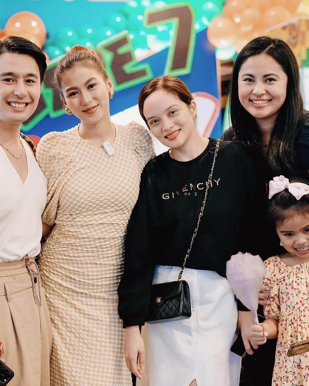 Alex Gonzagaさんのインスタグラム写真 - (Alex GonzagaInstagram)「Birthday celebration of our OG baby Seve! Yes mga titas of manila, ang tanda na talaga natin kasi 7 yrs old na si seve! 😱😅 #Linkinmybio」10月15日 14時56分 - cathygonzaga