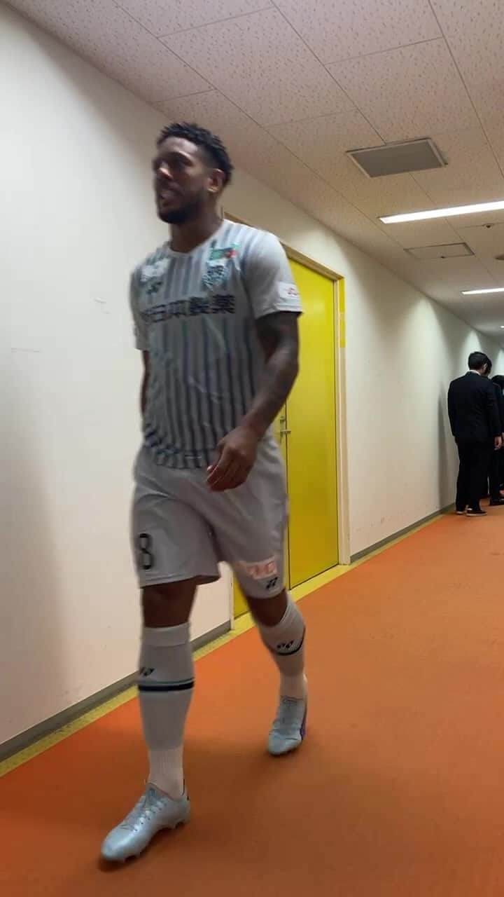 アビスパ福岡のインスタグラム：「選手ロッカーアウトシーンをお届けしました。  名古屋戦、応援よろしくお願いします⚽️  #アビスパ福岡」
