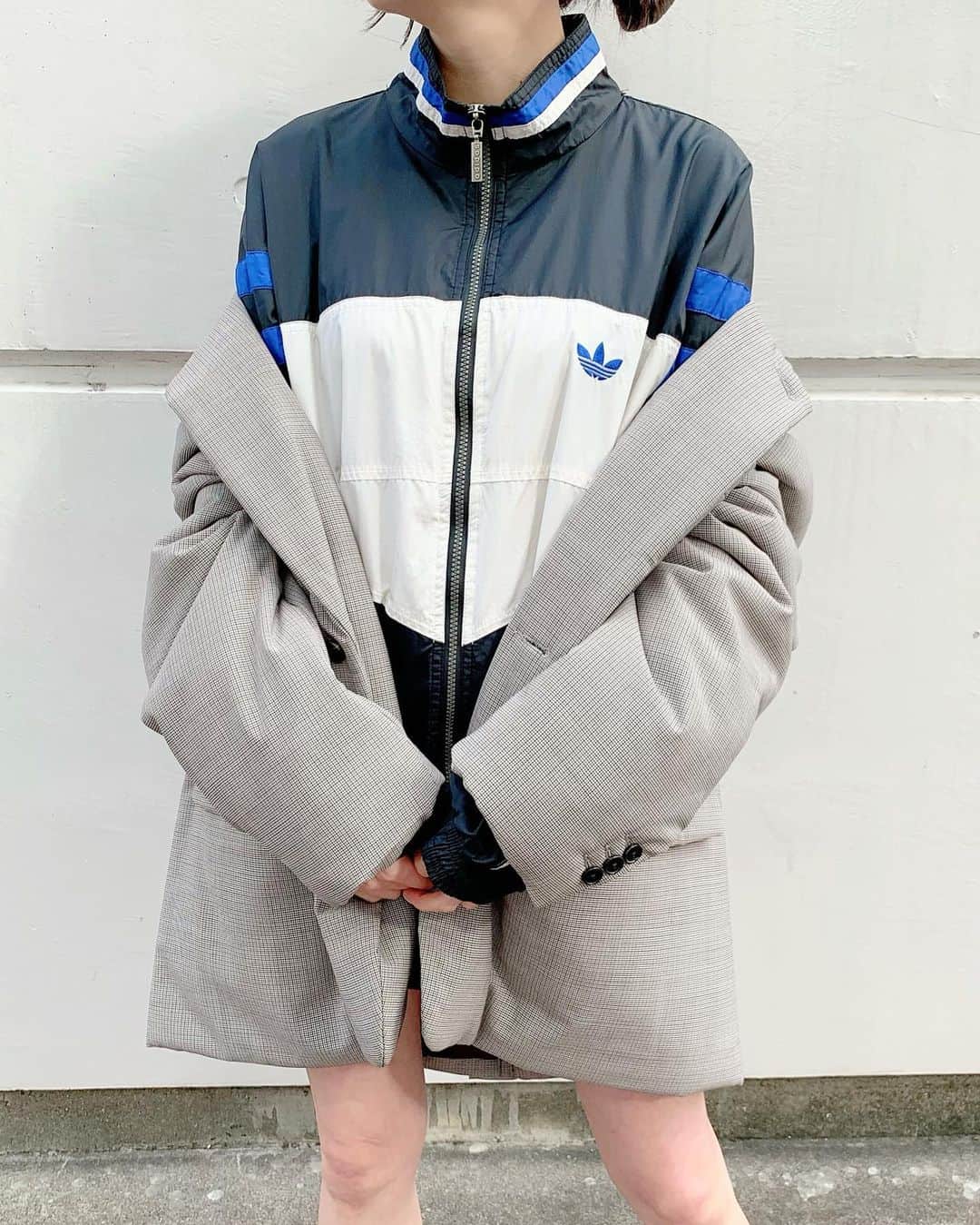 birthdeathさんのインスタグラム写真 - (birthdeathInstagram)「New Arrivals  UNUSED - Padded jacket BEIGE×BROWN  80's adidas nylon track jacket  #birthdeath #unused_inc  #vintage」10月15日 15時21分 - birthdeath_tokyo