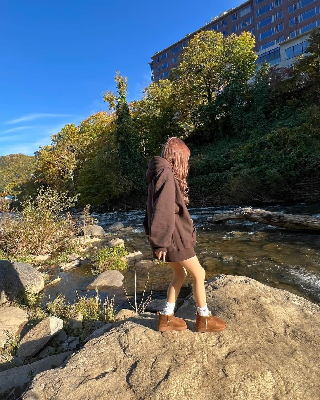 苺さんのインスタグラム写真 - (苺Instagram)「紅葉🍁🍂 あるとこはあったけどないとこはなかった🥲💦 天気よすぎて久しぶりに自然に戯れてきた🩵 ソックス以外GU🤎🤎」10月15日 15時26分 - chan._.36