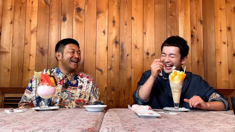 浅利陽介さんのインスタグラム写真 - (浅利陽介Instagram)「何年ぶりだろう、ぐっさんに会うの... にじいろジーン以来かなあ 久々に会って、腹捩れるぐらい笑わせてもらいました ぐっさんのJeepかっこいいので、みてくださーい  東海テレビ開局65周年記念 ふるさとイッチー祭2023 「ぐっさん家　スタンぐラリーで愛されグルメを大満喫SP」 10月28日（土）15時30分～ 放送です！ レギュラー放送とは時間が違うので、お間違いなく！  #ぐっさん家 #浅利陽介」10月15日 15時42分 - yosuke_asari_official