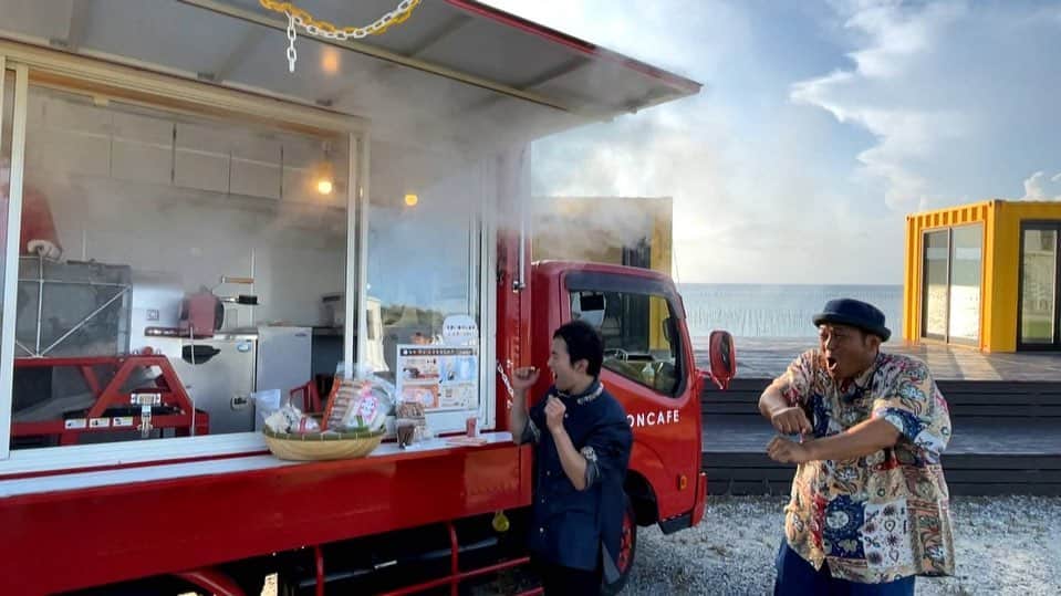 浅利陽介さんのインスタグラム写真 - (浅利陽介Instagram)「何年ぶりだろう、ぐっさんに会うの... にじいろジーン以来かなあ 久々に会って、腹捩れるぐらい笑わせてもらいました ぐっさんのJeepかっこいいので、みてくださーい  東海テレビ開局65周年記念 ふるさとイッチー祭2023 「ぐっさん家　スタンぐラリーで愛されグルメを大満喫SP」 10月28日（土）15時30分～ 放送です！ レギュラー放送とは時間が違うので、お間違いなく！  #ぐっさん家 #浅利陽介」10月15日 15時42分 - yosuke_asari_official