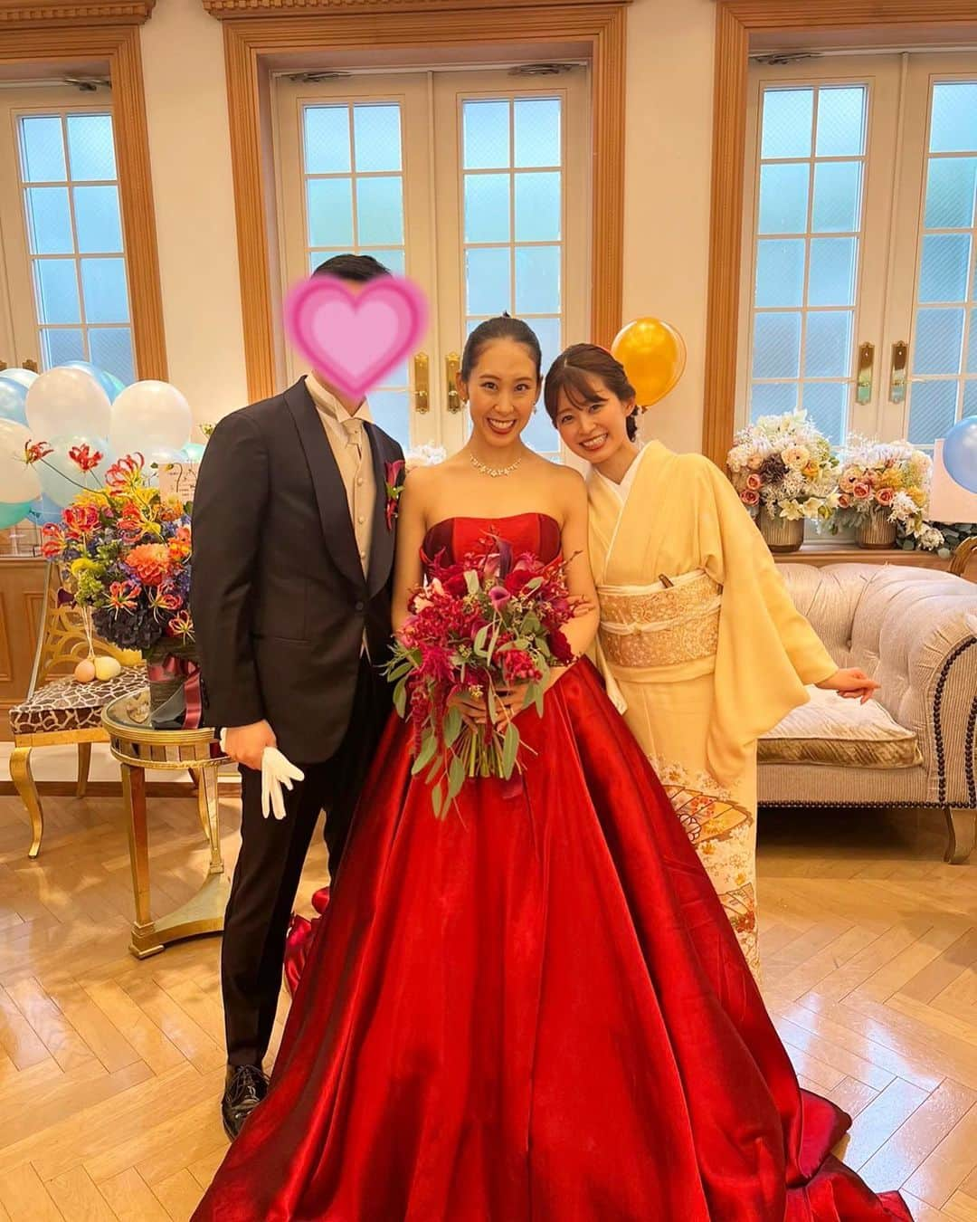 大家彩香さんのインスタグラム写真 - (大家彩香Instagram)「先日、妹が結婚式を 挙げました💒🩷  いくつになっても、ついつい 子ども扱いしてしまう妹が あんなに立派になって…  たくさんの方から祝福されて…  両親のもとを 巣立っていく姿に 涙が止まりませんでした。  何百枚って写真、撮ったなぁー🩷 幸せな一日でした❤️  姉バカで、ごめんなさい🥹🩵  #stv #札幌テレビ #大家彩香 #女子アナ #ウェディングドレス #結婚式 #花嫁 #ウェディングパーティー #姉妹 #着物 #どさんこワイド朝」10月15日 16時00分 - ayaka_oie_official