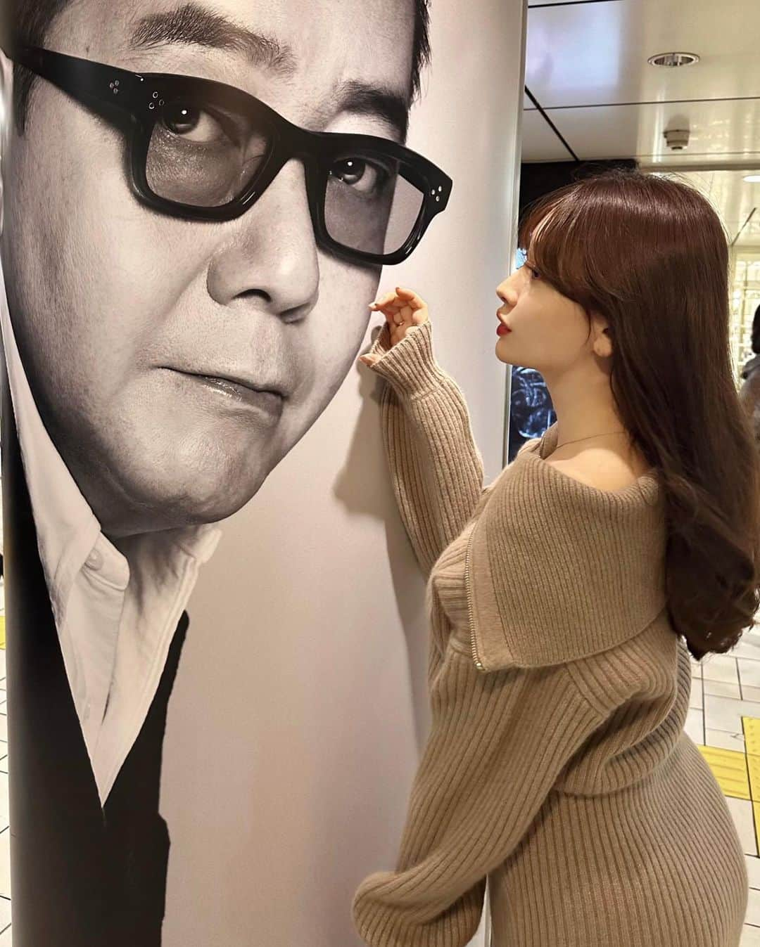 小嶋陽菜さんのインスタグラム写真 - (小嶋陽菜Instagram)「イケてる秋元さん インスタにも載せておこう〜💭🫶」10月15日 16時05分 - nyanchan22