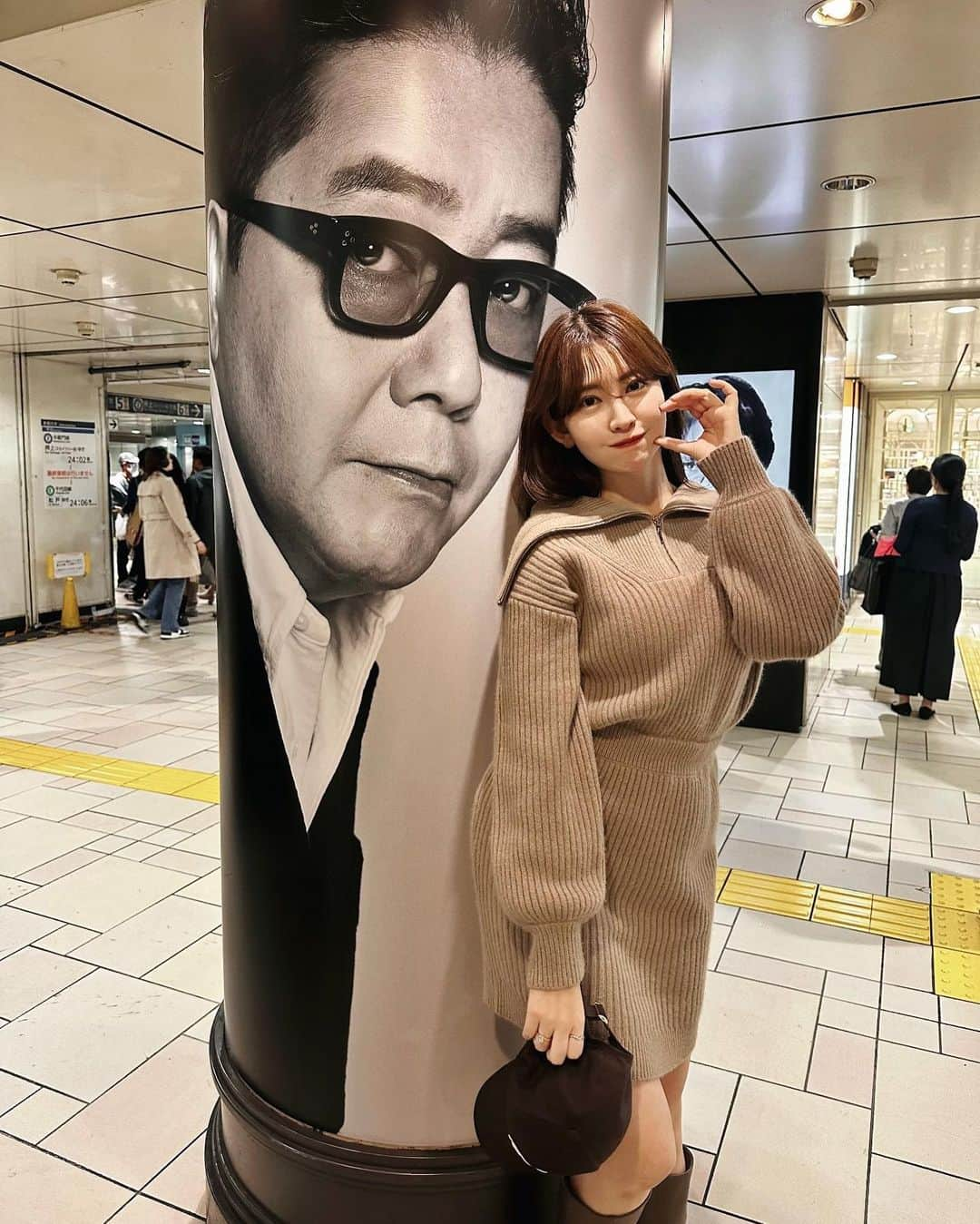 小嶋陽菜さんのインスタグラム写真 - (小嶋陽菜Instagram)「イケてる秋元さん インスタにも載せておこう〜💭🫶」10月15日 16時05分 - nyanchan22