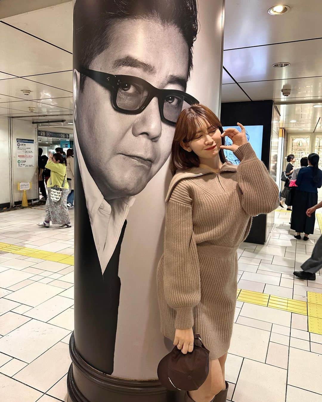 小嶋陽菜さんのインスタグラム写真 - (小嶋陽菜Instagram)「イケてる秋元さん インスタにも載せておこう〜💭🫶」10月15日 16時05分 - nyanchan22