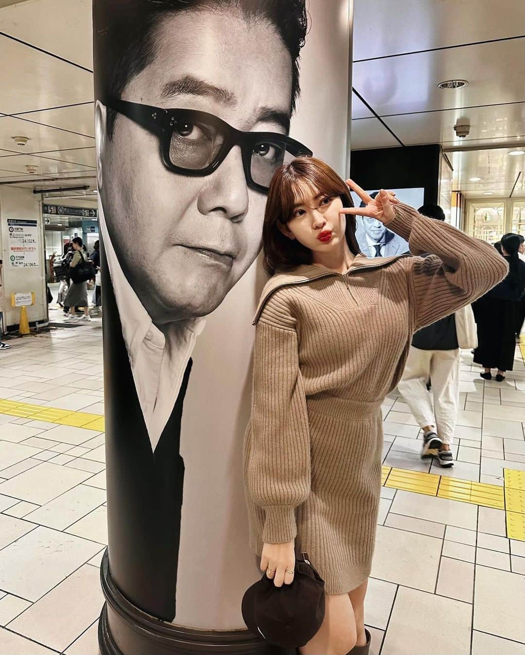 小嶋陽菜さんのインスタグラム写真 - (小嶋陽菜Instagram)「イケてる秋元さん インスタにも載せておこう〜💭🫶」10月15日 16時05分 - nyanchan22