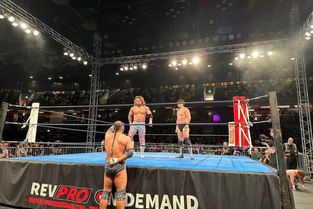 岡倫之さんのインスタグラム写真 - (岡倫之Instagram)「UK always entertains me. I'm also looking forward to my next opponent, Jon Moxley.  やっぱりイギリスは楽しいのぅ🇬🇧  そして次戦の相手、ジョンモクスリーを処せるのも楽しみじゃ…ハーハッハッハッ！！！！  #モンスターモーニング  #イングリッシュブレックファースト  #イギリス料理  #royalquest」10月15日 16時09分 - great_o_khan