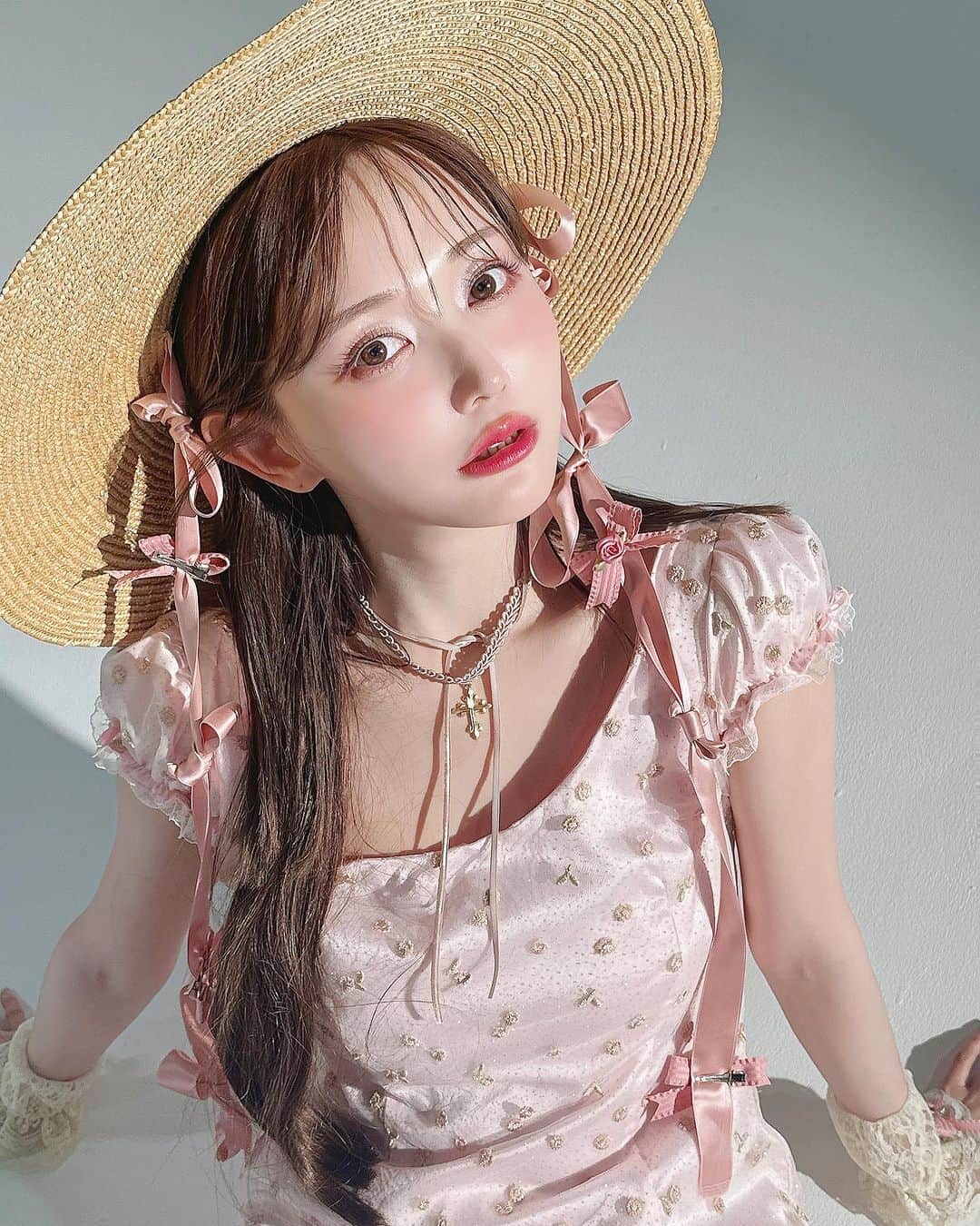 のインスタグラム：「あまあまのあま🎀 ⁡ なぜか大人気のアクキー販売は オンラインサロン限定で今夜23：59まで これを機にサロン入ってくれるこ多くてうれし ⁡ くれいみ新シーズンでもサロン特典考えてるから メンバーのみんなおたのしみにね🐇🐇🐇新加入かもん #不道徳美育講座 #onlinesalon」