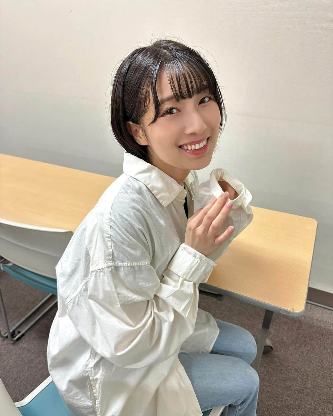 安部若菜さんのインスタグラム写真 - (安部若菜Instagram)「ボーイッシュにしてみた日でした👦 どないでっしゃろ〜笑 #シャツ#シャツコーデ#ショート#ショートヘア」10月15日 20時45分 - _wakapon_